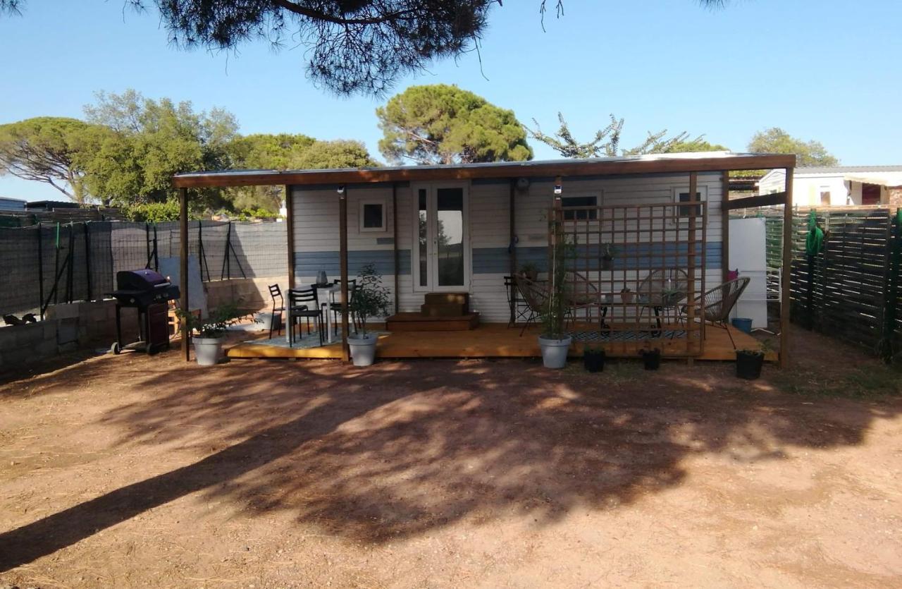 Mobilhome A Frejus A 15 Minute De La Mer Sur Terrain Independant Екстериор снимка
