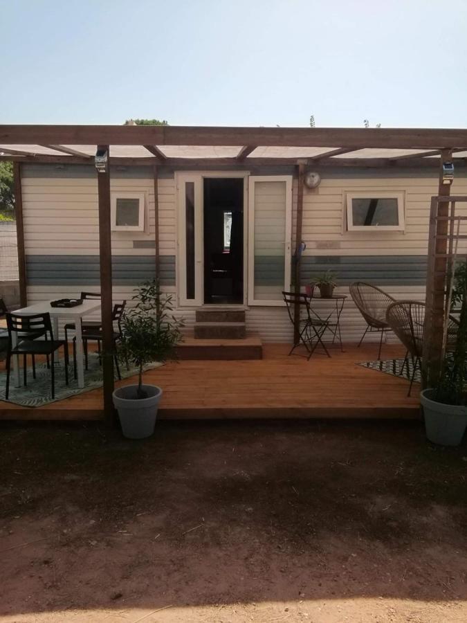 Mobilhome A Frejus A 15 Minute De La Mer Sur Terrain Independant Екстериор снимка
