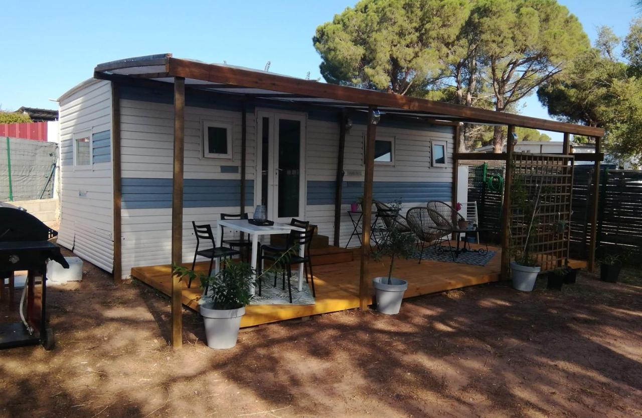 Mobilhome A Frejus A 15 Minute De La Mer Sur Terrain Independant Екстериор снимка