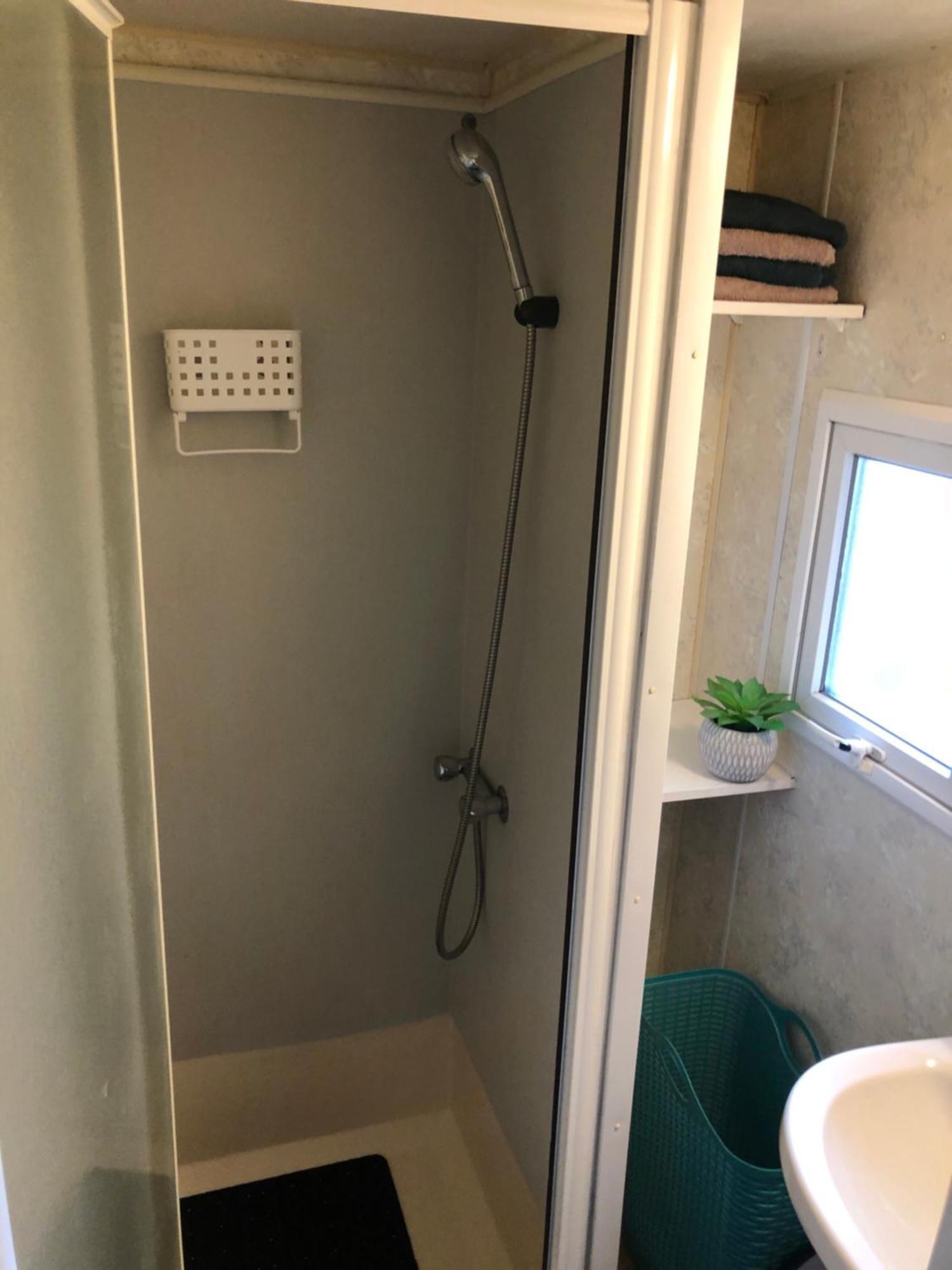 Mobilhome A Frejus A 15 Minute De La Mer Sur Terrain Independant Екстериор снимка