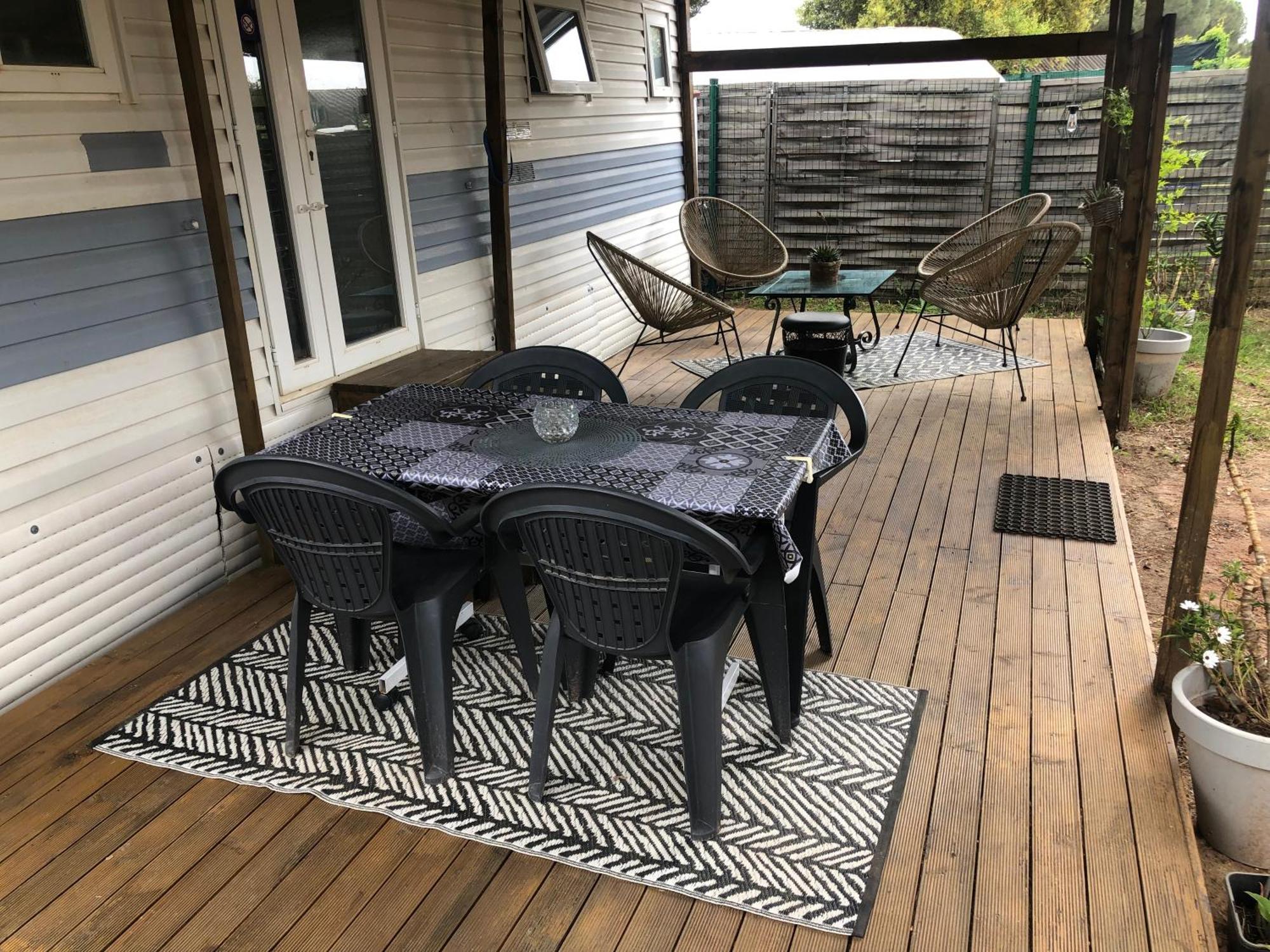 Mobilhome A Frejus A 15 Minute De La Mer Sur Terrain Independant Екстериор снимка